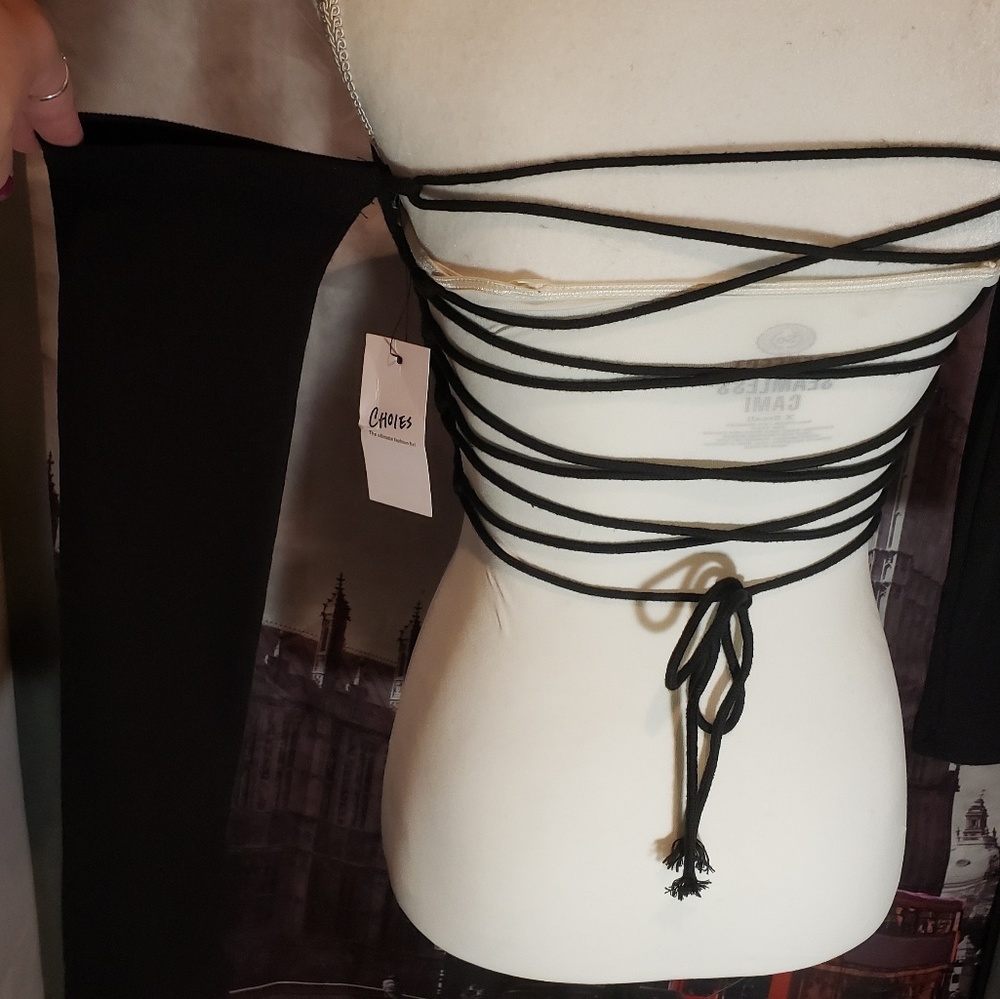 3/10$NWT! Black off shoulder lace up back crop top - Picture 6 of 9